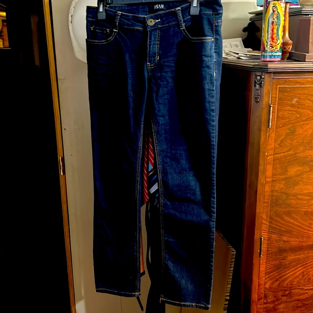 Beau Dawson strechie blue jeans
